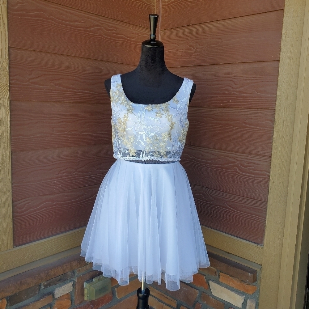 NWT As U Wish White and Cream Floral Embroidered Lace Mini Prom Dress Size 7